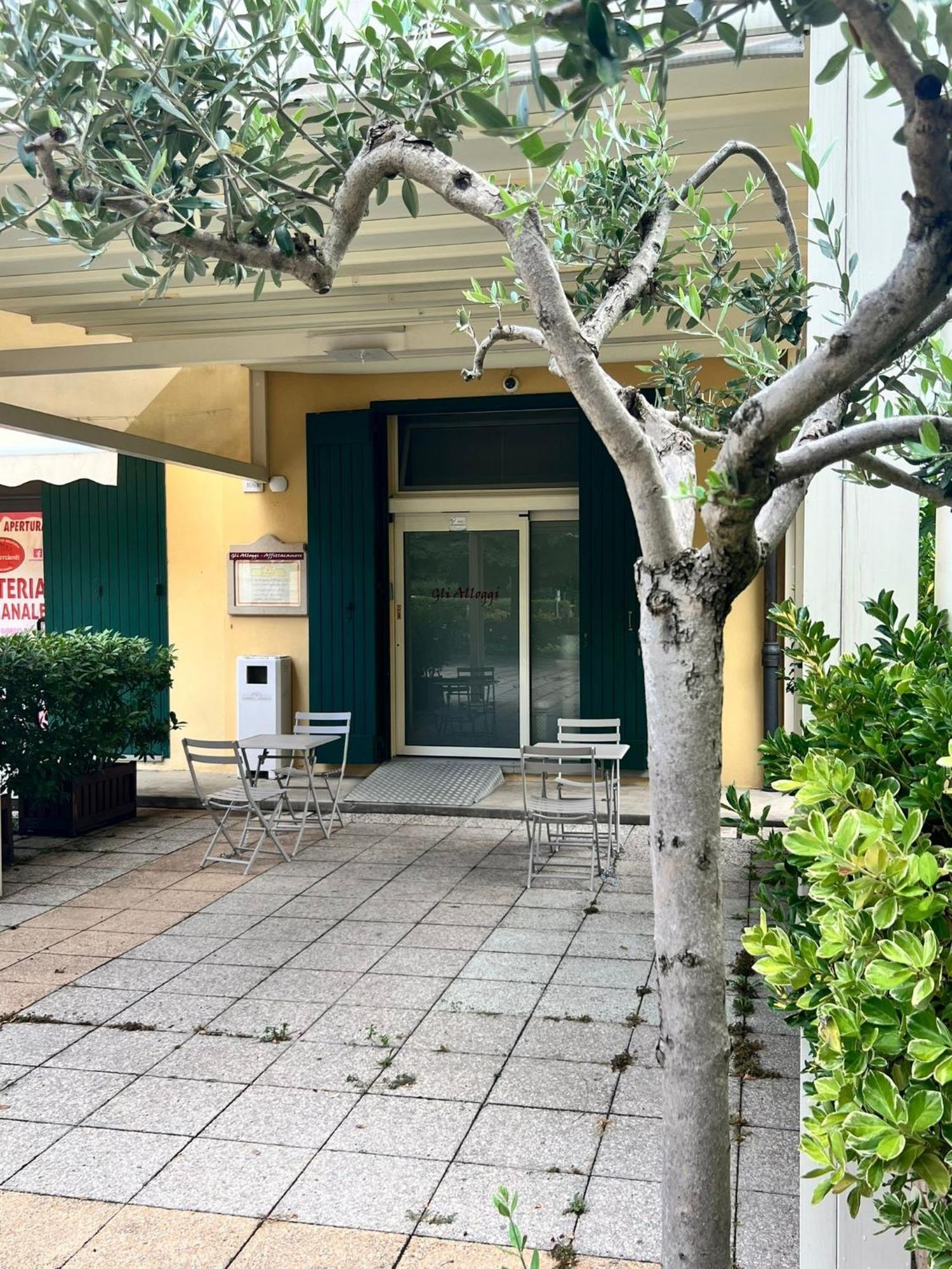 Gli Alloggi De Il Piccolo Borgo 卡斯特·马焦雷 外观 照片